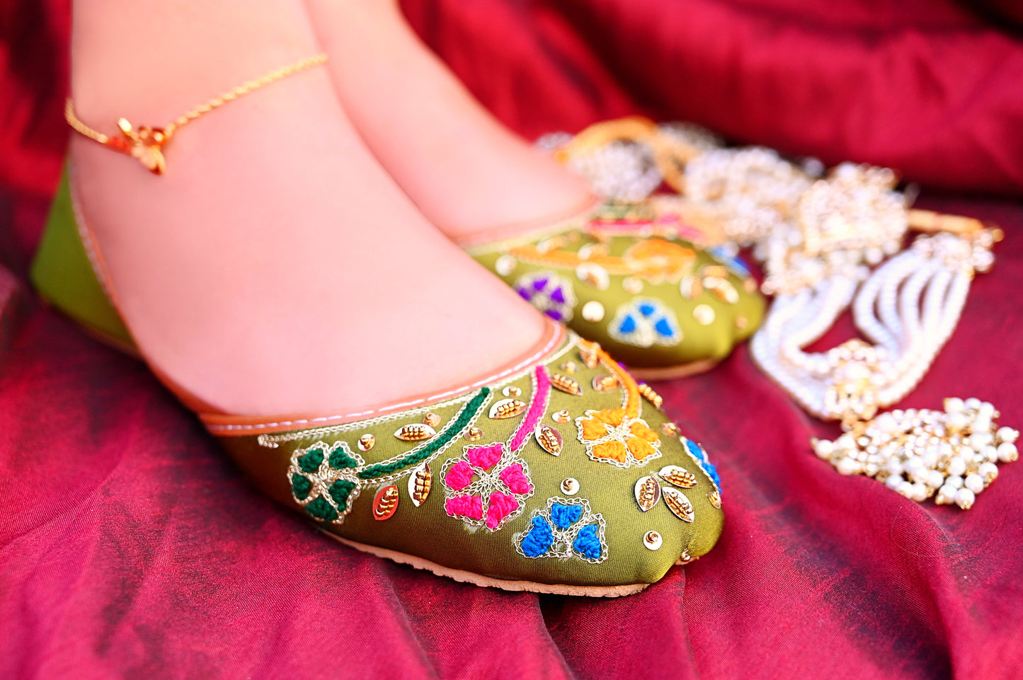 Rung Mahal khussa – multicolor artistic handmade khussa for weddings
