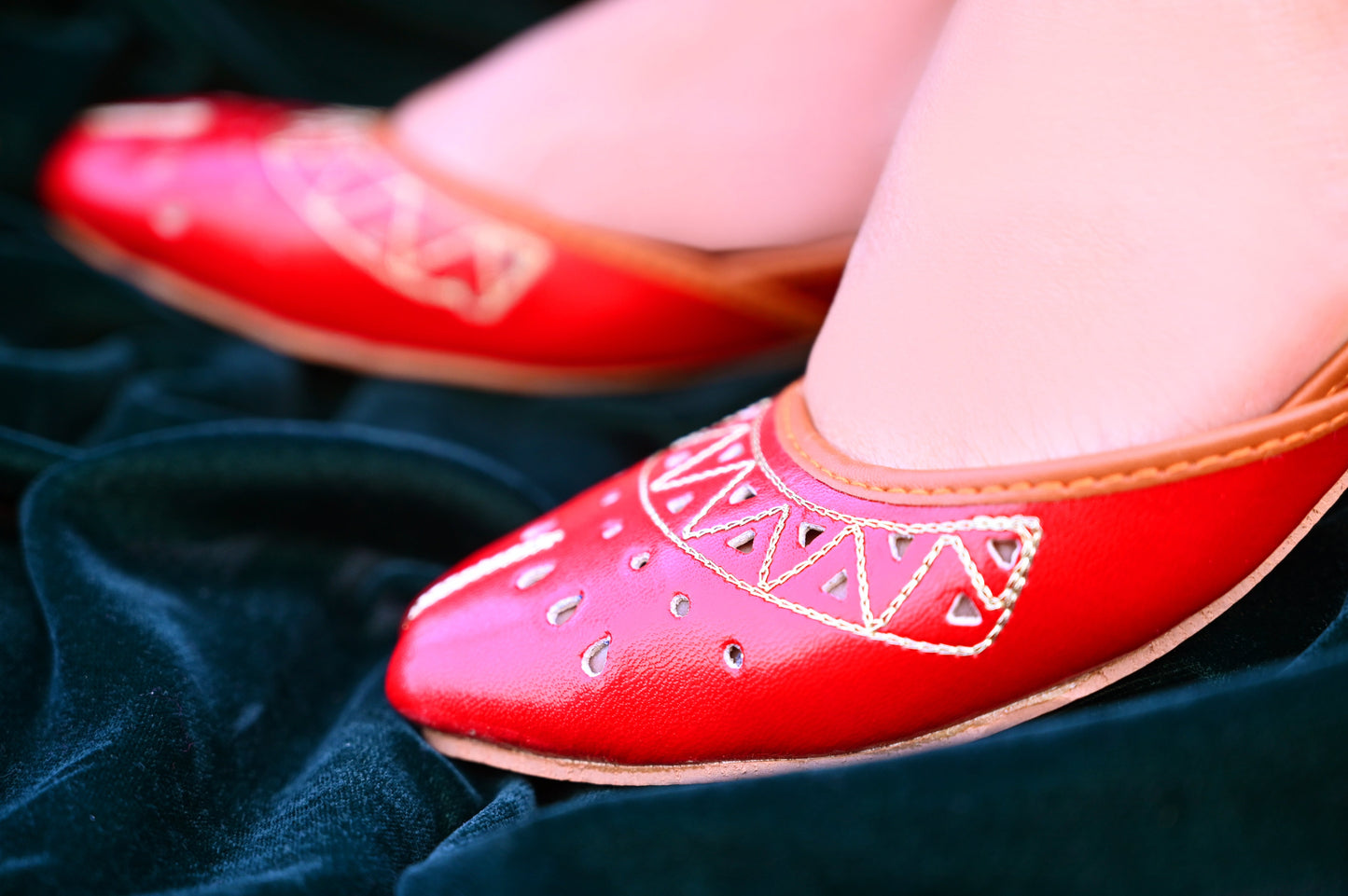 Rozy Charm khussa – handmade traditional women's shoes