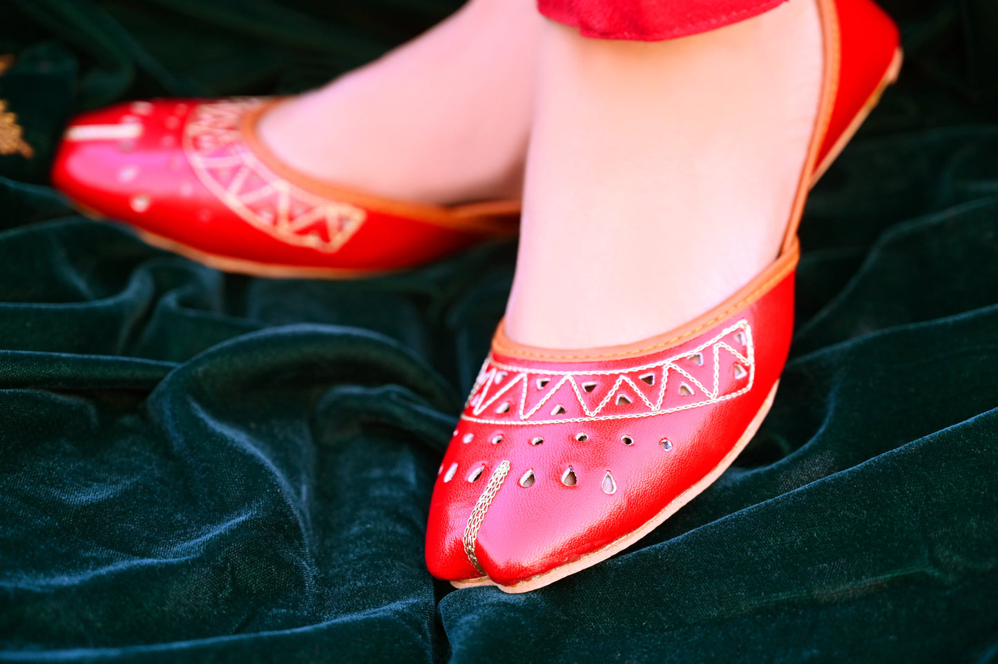 Rozy Charm khussa – handmade traditional women's shoes