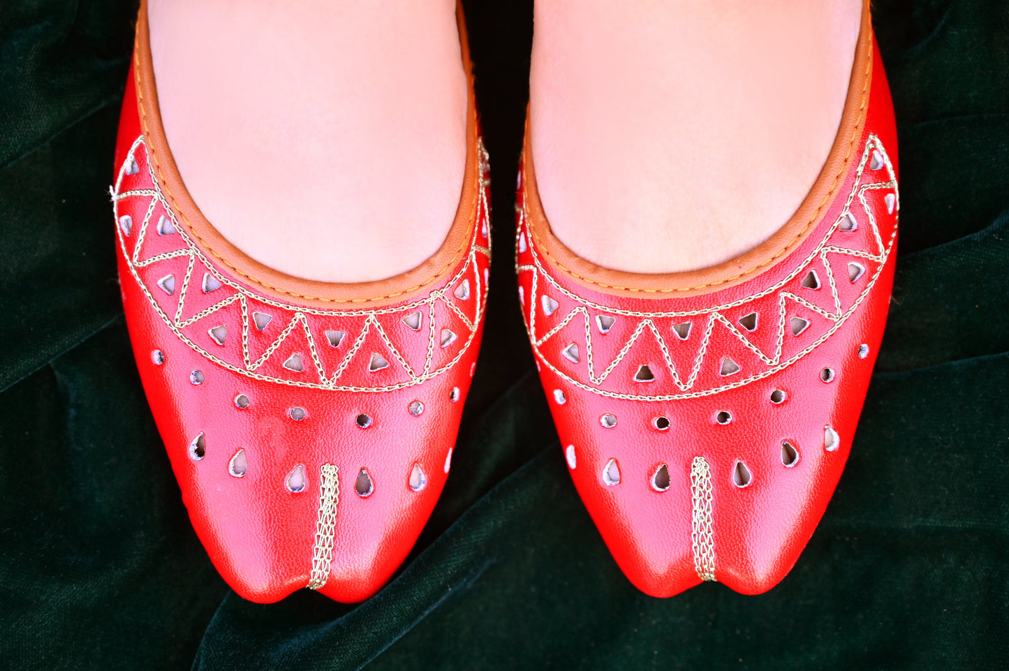 Rozy Charm khussa – handmade traditional women's shoes