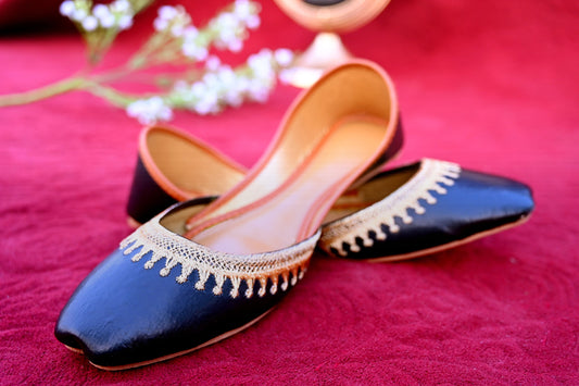 Zeenat Black, black and gold looks that is seen never before | zsgstore